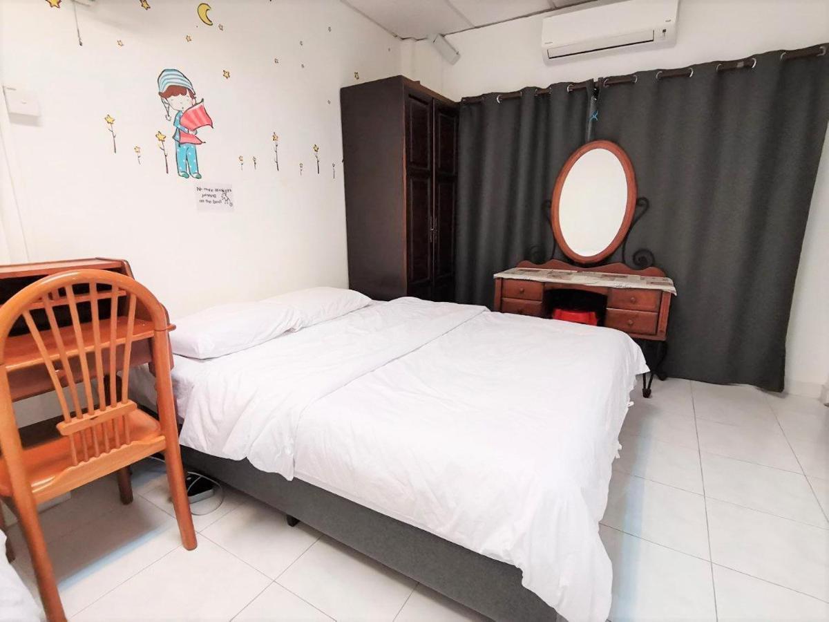 Singtown Guesthouse Mersing Esterno foto